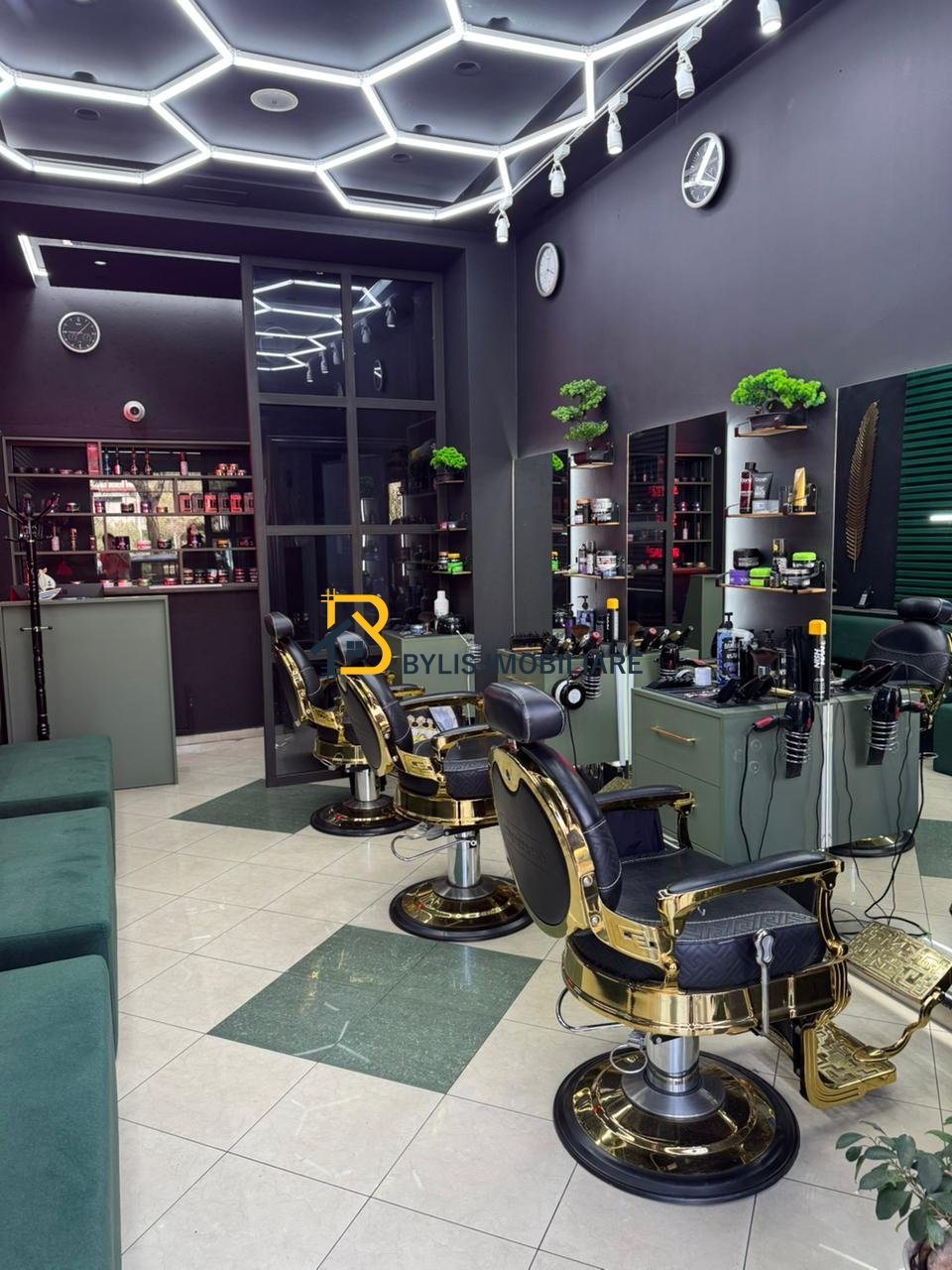 Shitet , Biznes Barber Shop, Brryli , Tirane